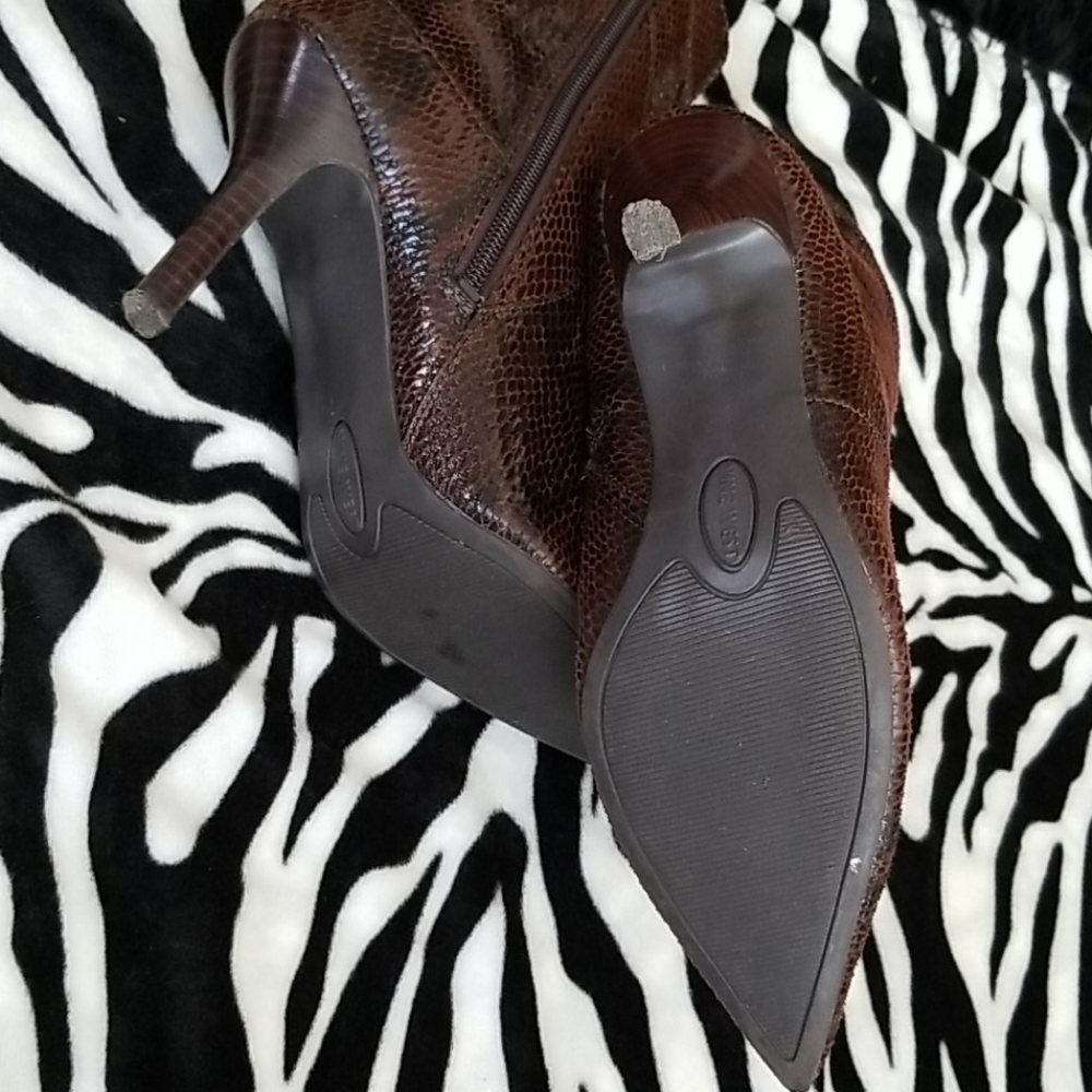 Shoes - Picture 6 of 10